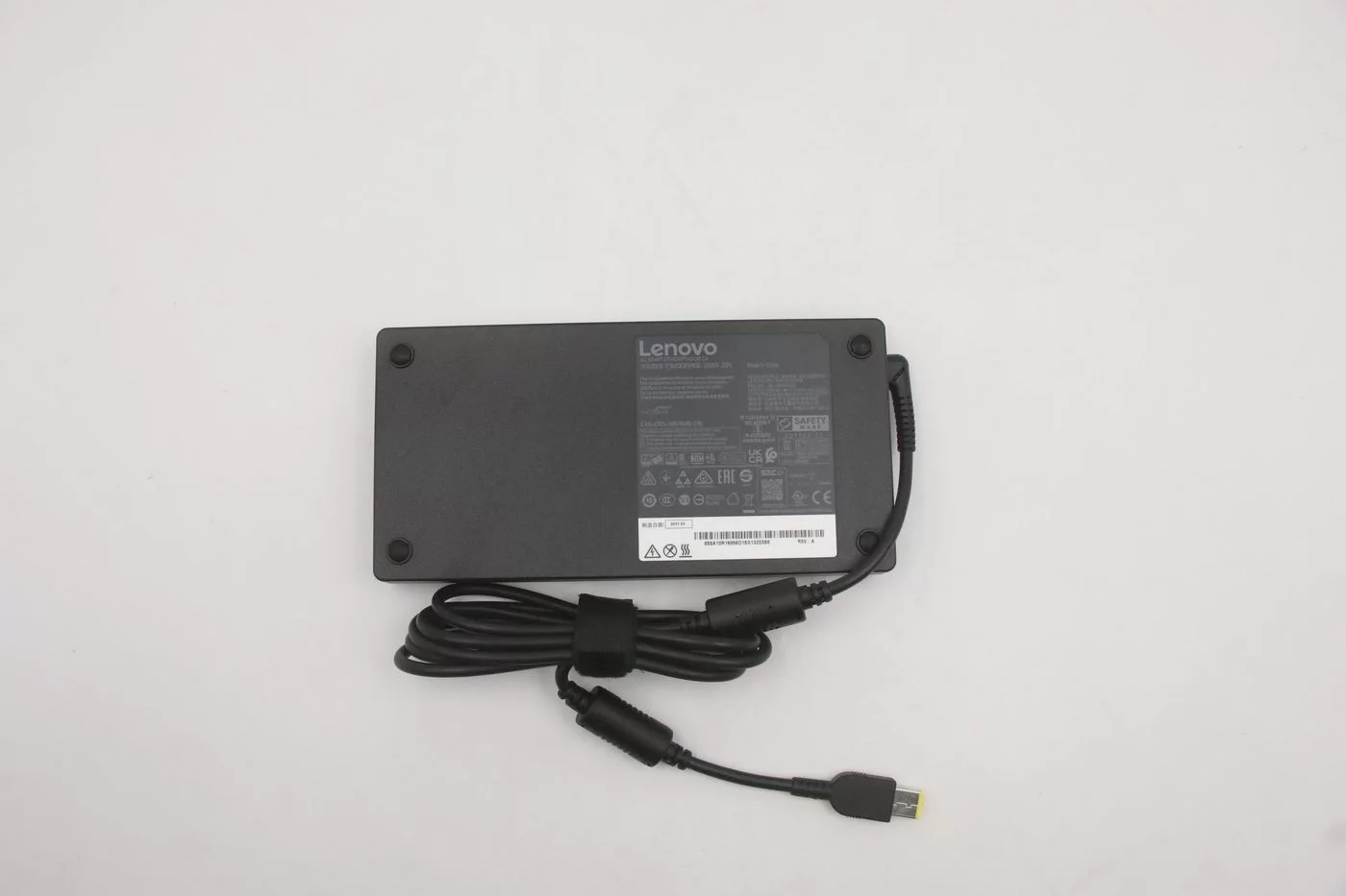 Lenovo 300W Slim-netadapter – 20 V/15 A – ADL300SCC3A