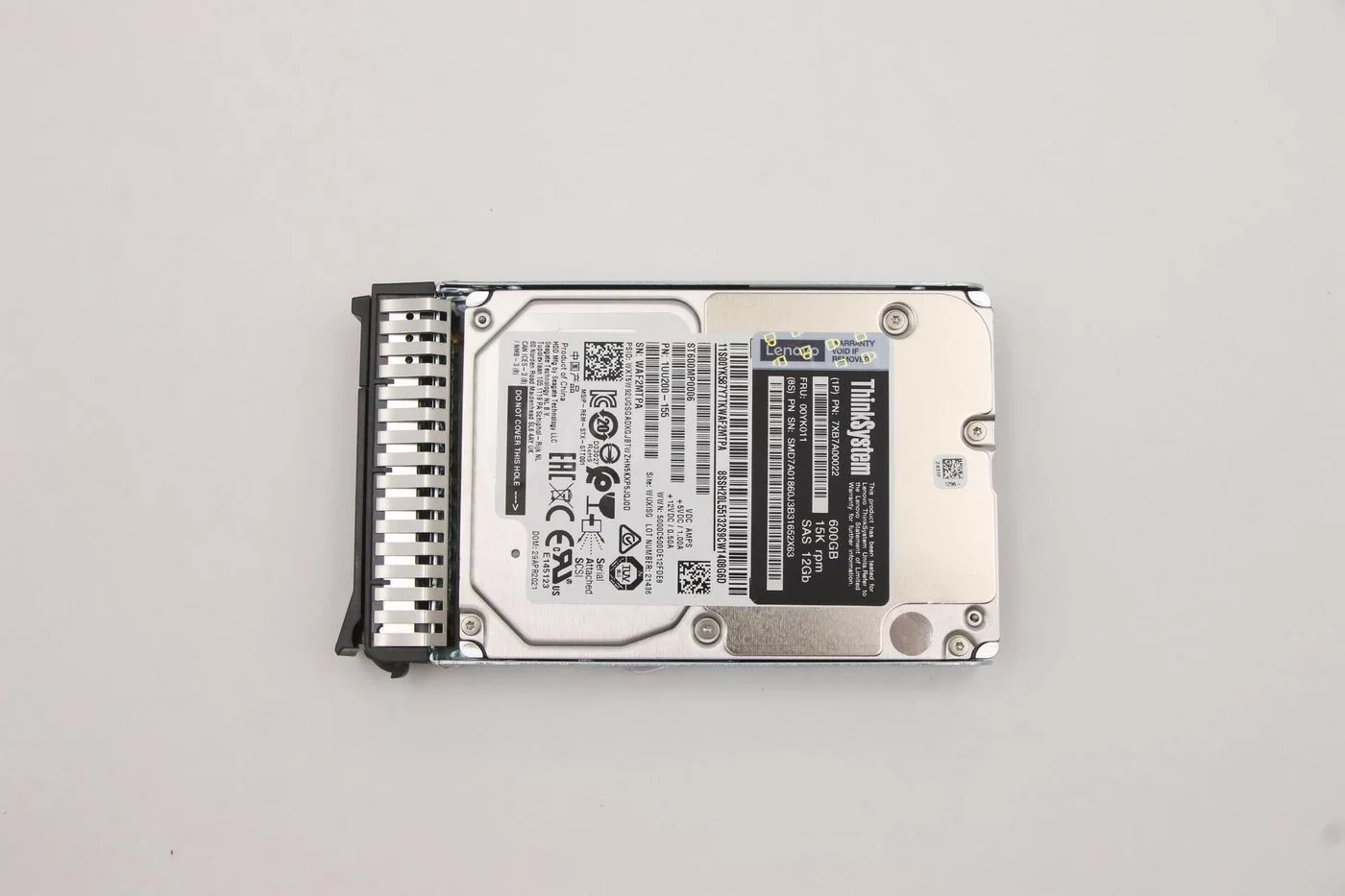 Lenovo ThinkSystem interne SAS-harde schijf 600 GB 15K – hot-swap 2,5 inch – 00YK011-RFB