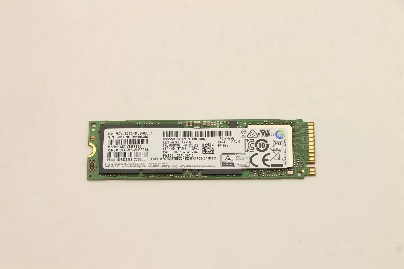 Lenovo 2048GB M.2 PCIe SSD – PCIe Gen3 x4 – 00UP493