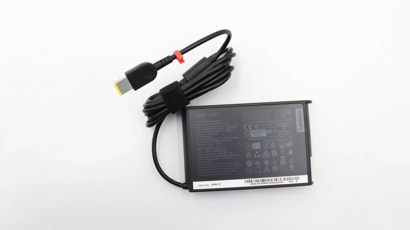 Lenovo Slim 135W AC-adapter – Slim Tip – FRU00HM686