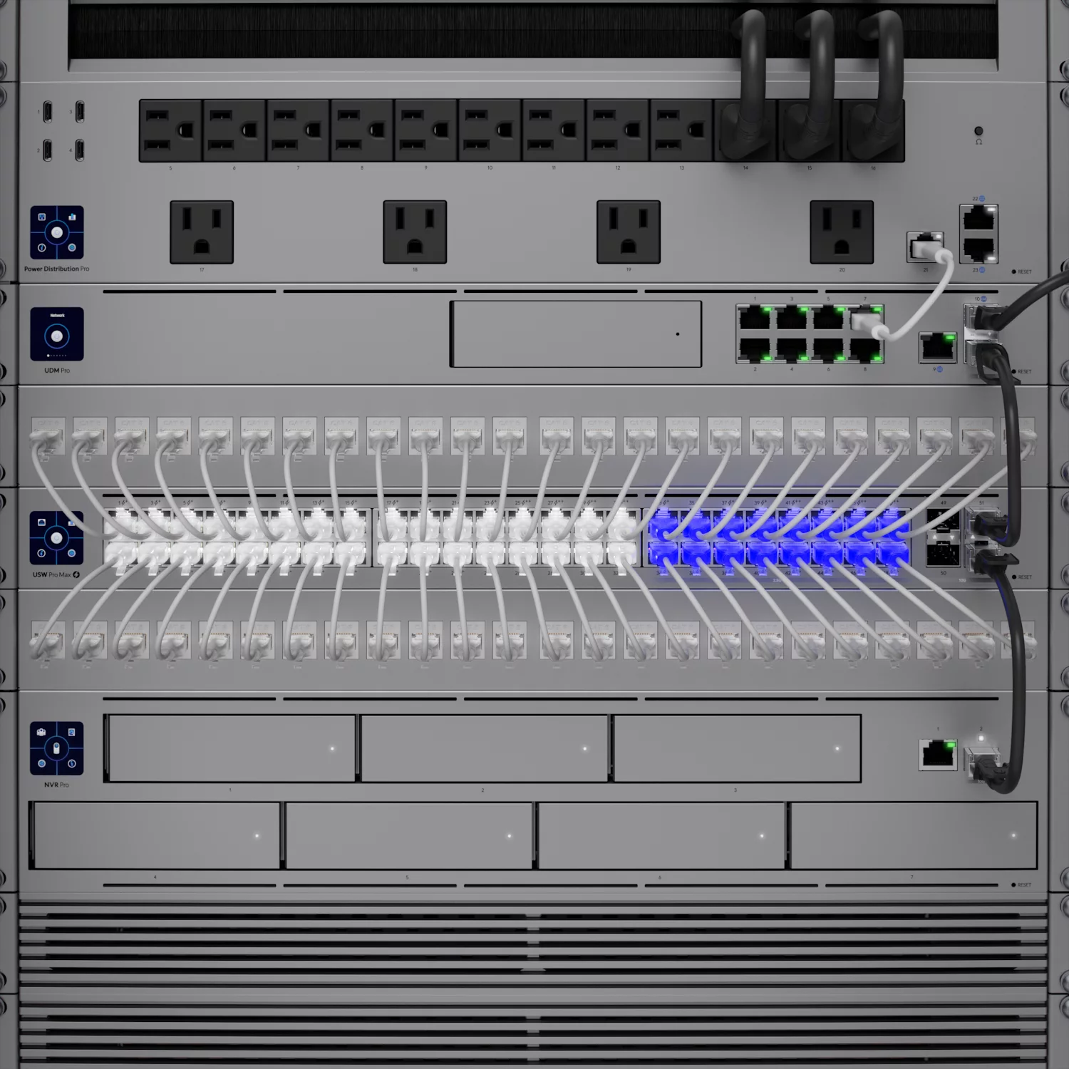 Witte Ubiquiti UniFi Etherlighting Patch Cables aangesloten op UniFi-netwerkapparatuur met Etherlighting-effecten