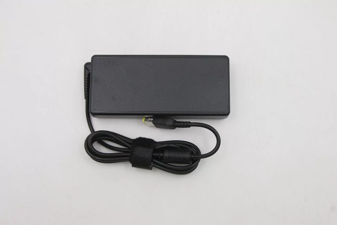 Lenovo 135W netadapter – Slim Tip-aansluiting – 5A10V03255