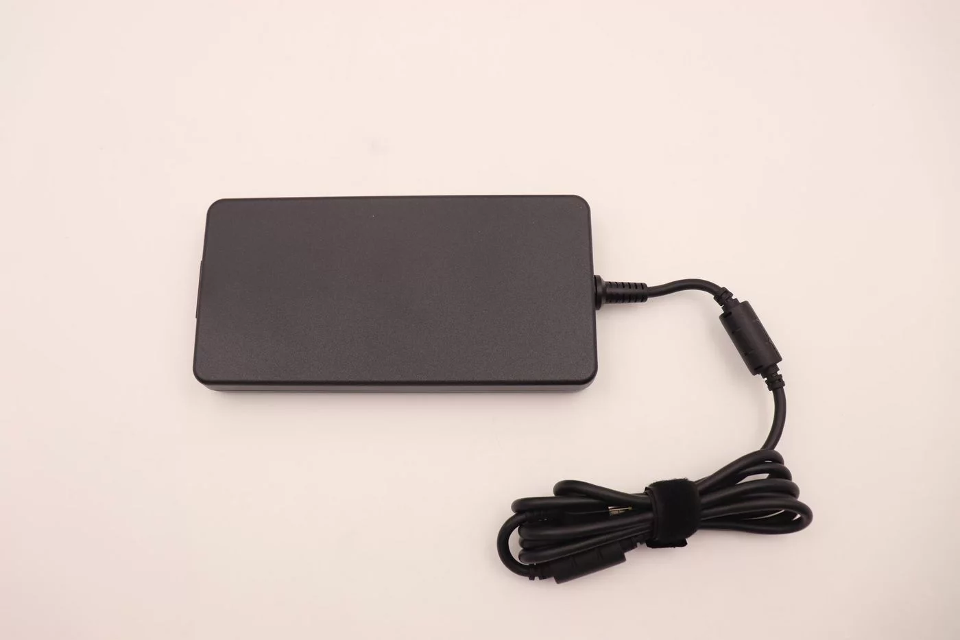 Lenovo 230W AC-adapter – Slim Tip – 5A11F20726